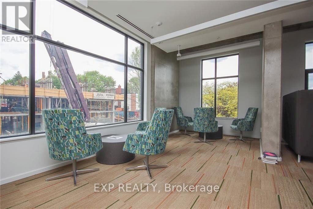 












912 - 105 CHAMPAGNE AVENUE S

,
Ottawa,




Ontario
K1S5E5

