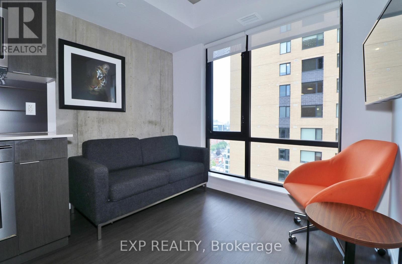 












912 - 105 CHAMPAGNE AVENUE S

,
Ottawa,




Ontario
K1S5E5

