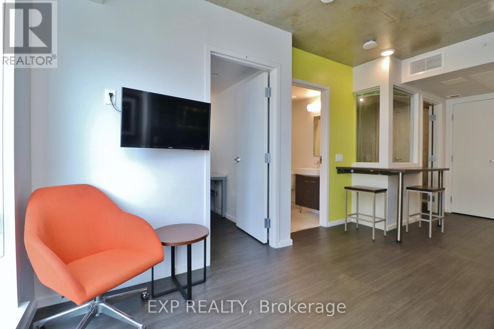 












912 - 105 CHAMPAGNE AVENUE S

,
Ottawa,




Ontario
K1S5E5

