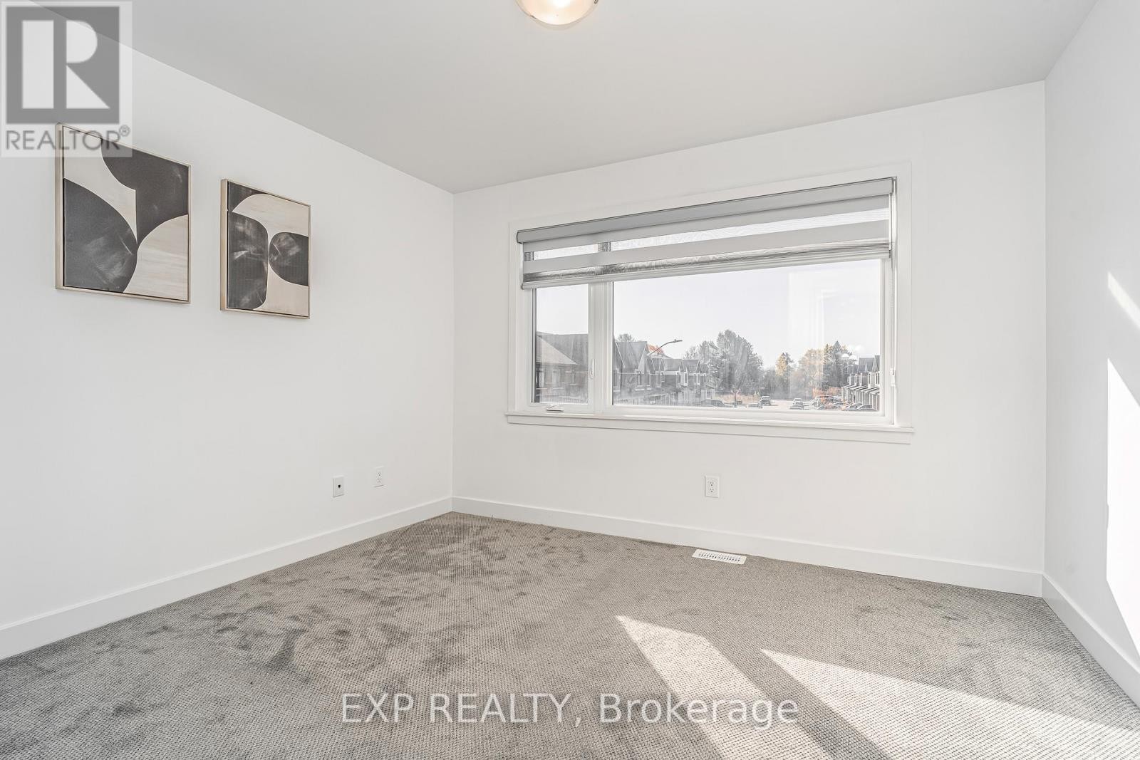 












92 BIG DIPPER STREET

,
Ottawa,




Ontario
K4M0L9

