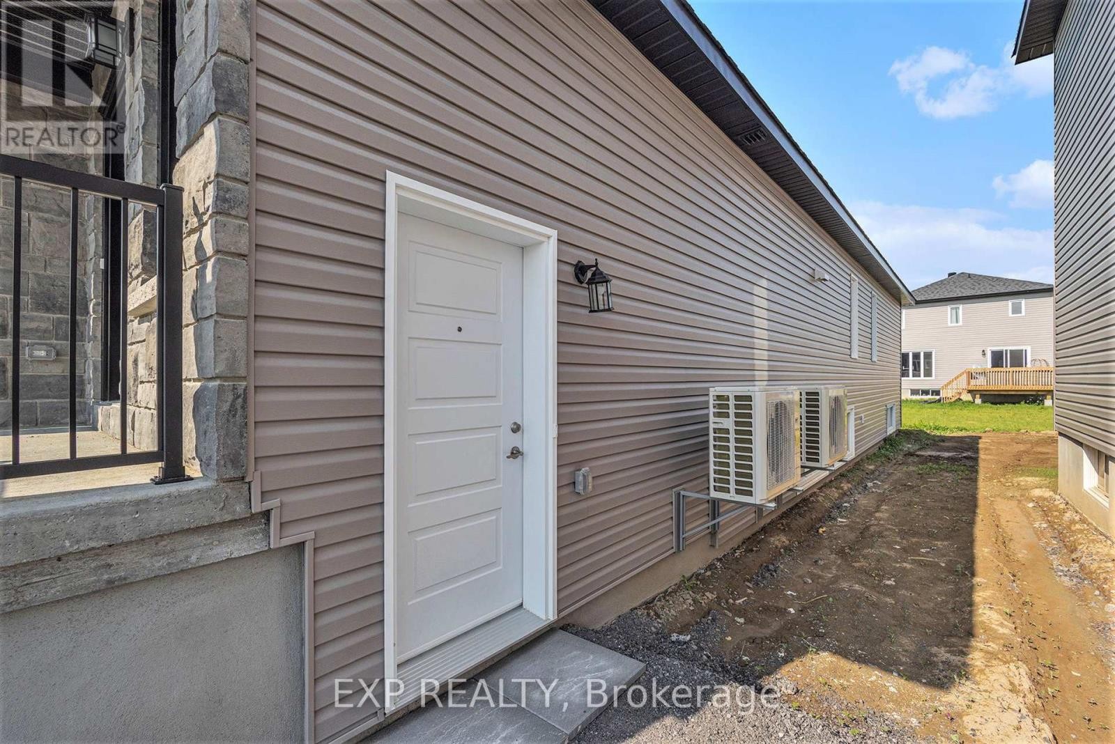 












A - 1218 MONTBLANC CRESCENT

,
Russell,




Ontario
K0A1W0

