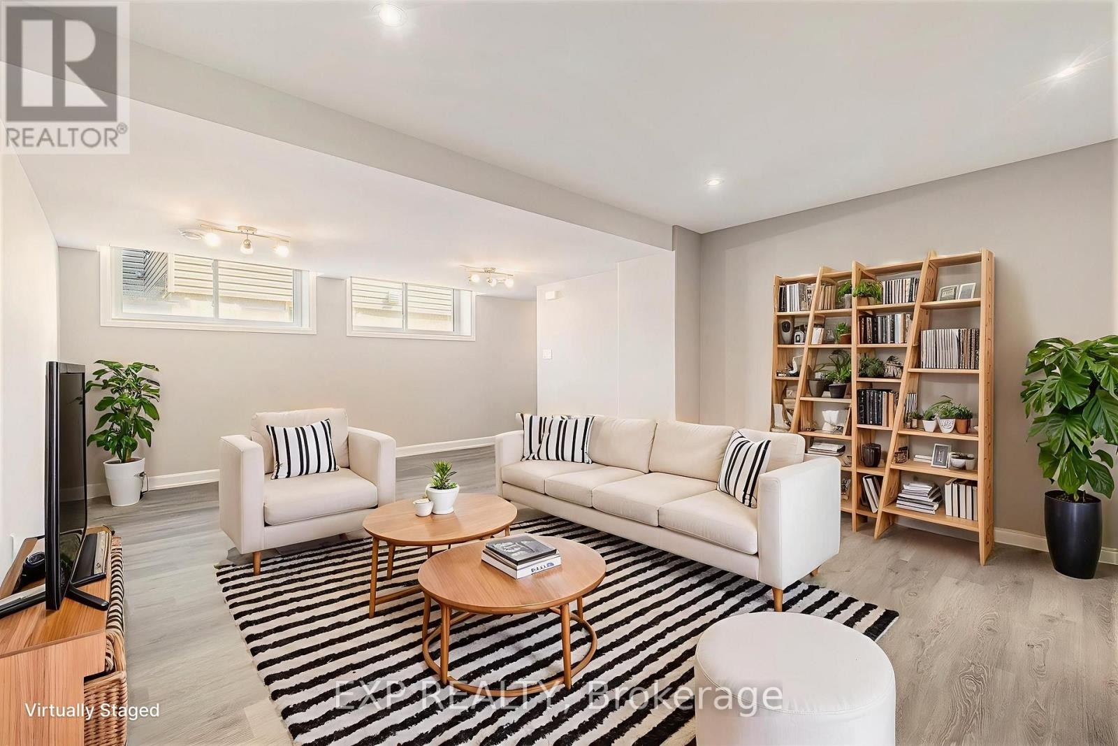 












A - 1218 MONTBLANC CRESCENT

,
Russell,




Ontario
K0A1W0

