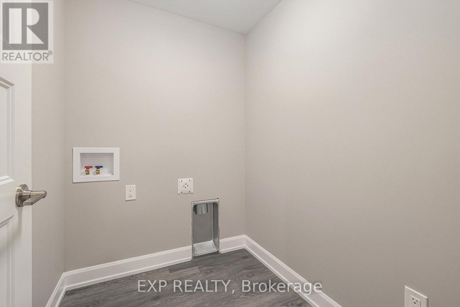 












A - 1220 MONTBLANC CRESCENT

,
Russell,




Ontario
K0A1W0

