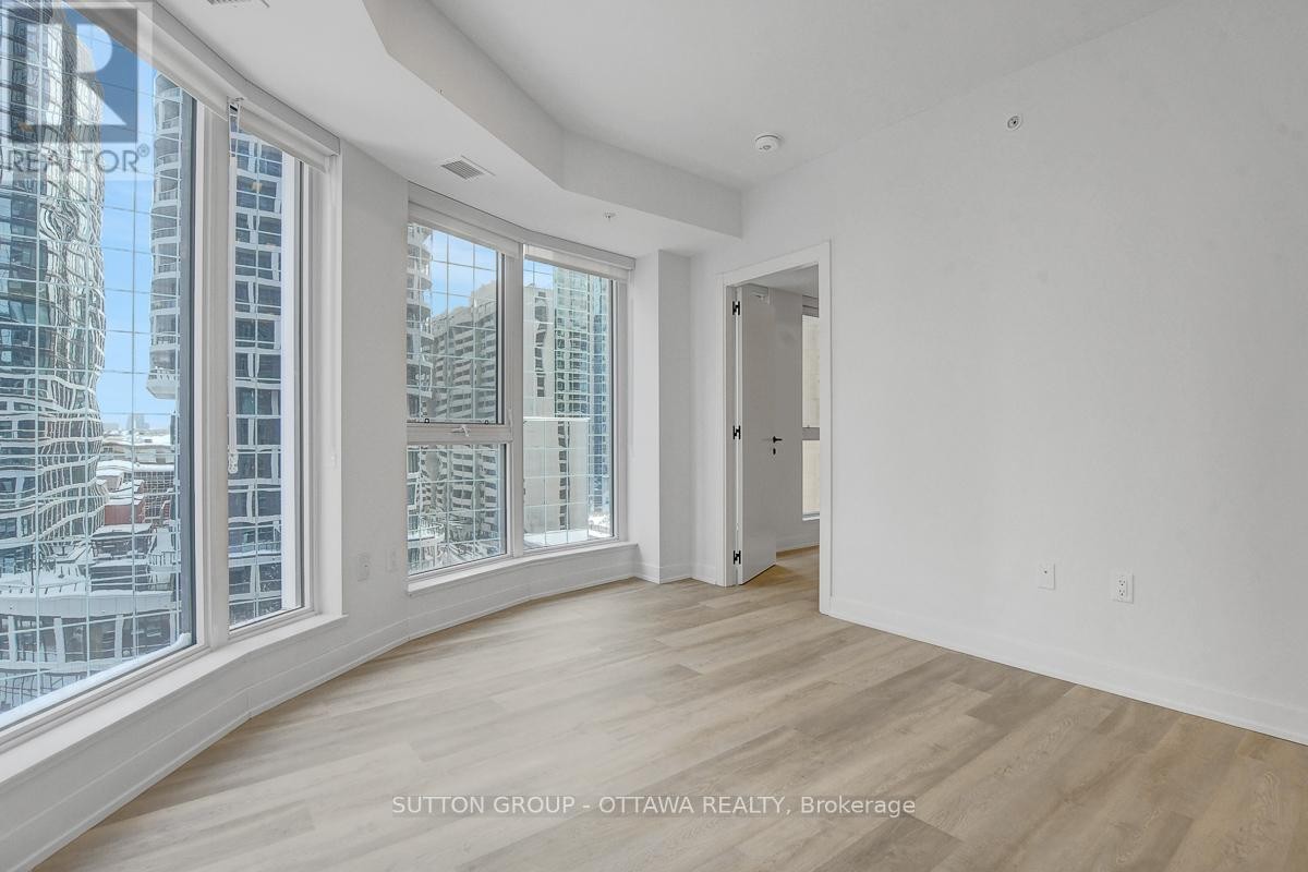 












702 - 391 SLATER STREET

,
Ottawa,




Ontario
K1R0G7

