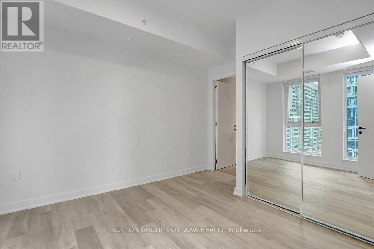 












702 - 391 SLATER STREET

,
Ottawa,




Ontario
K1R0G7

