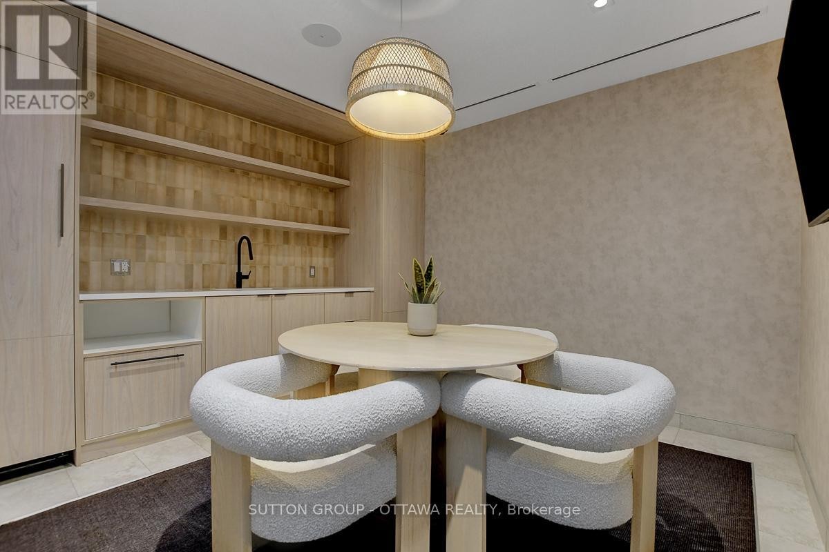 












702 - 391 SLATER STREET

,
Ottawa,




Ontario
K1R0G7

