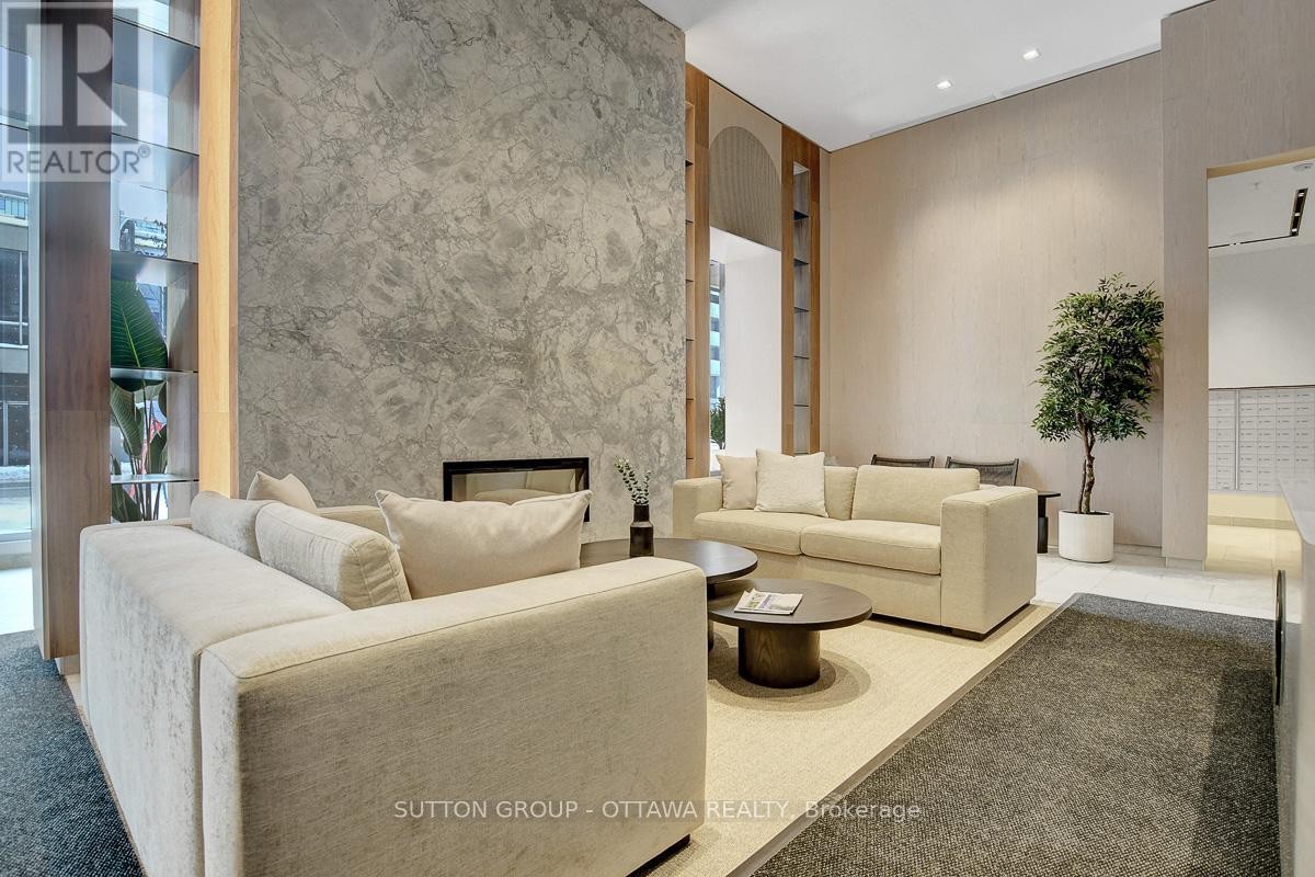 












702 - 391 SLATER STREET

,
Ottawa,




Ontario
K1R0G7

