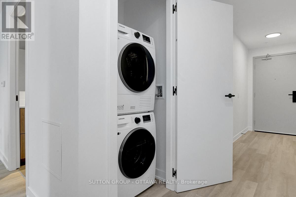 












702 - 391 SLATER STREET

,
Ottawa,




Ontario
K1R0G7

