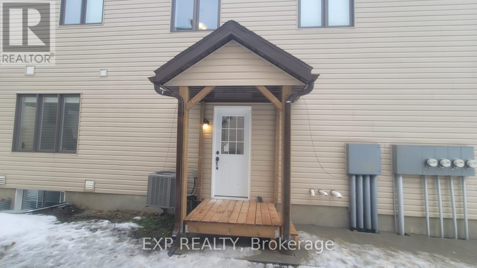 












511- B PARADE DRIVE

,
Ottawa,




Ontario
K2S0X8

