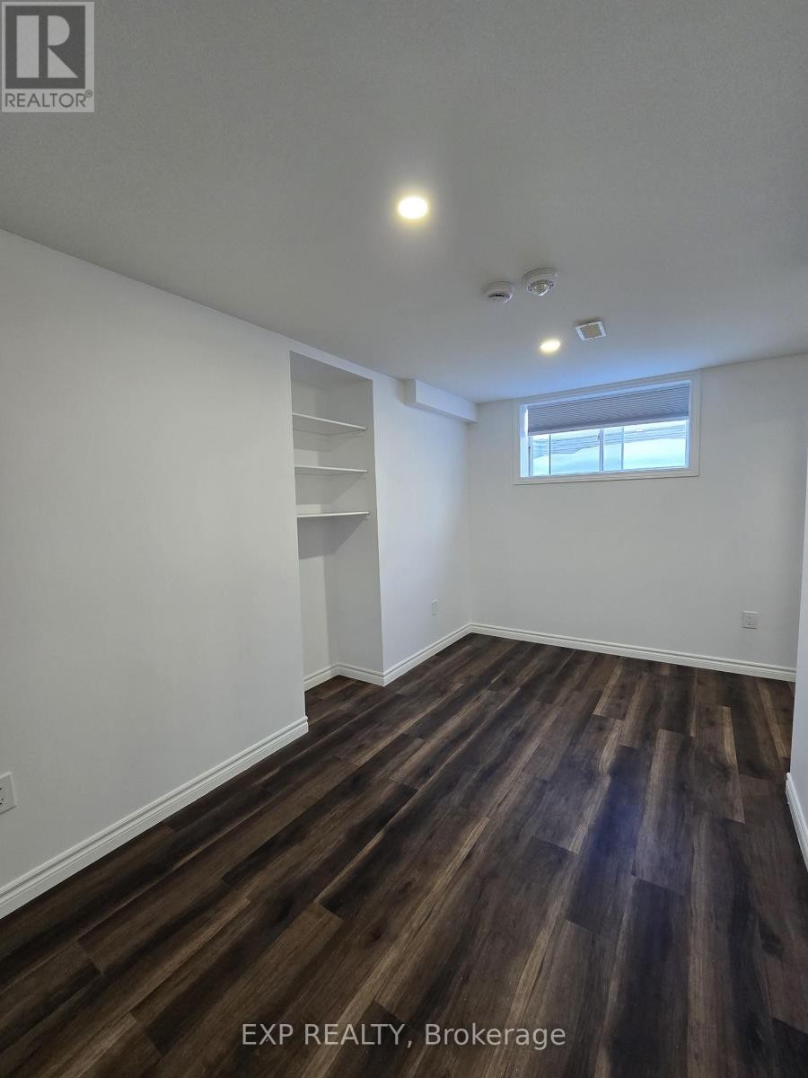 












511- B PARADE DRIVE

,
Ottawa,




Ontario
K2S0X8

