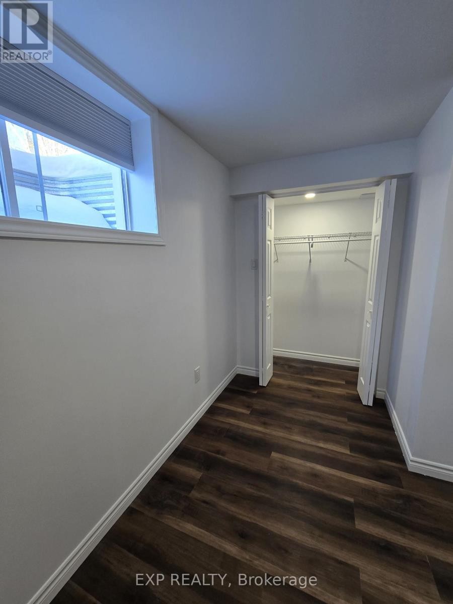 












511- B PARADE DRIVE

,
Ottawa,




Ontario
K2S0X8

