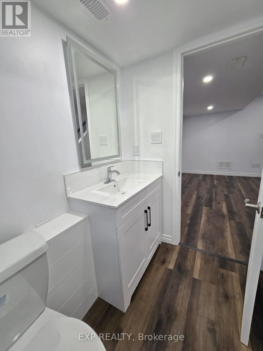 












511- B PARADE DRIVE

,
Ottawa,




Ontario
K2S0X8

