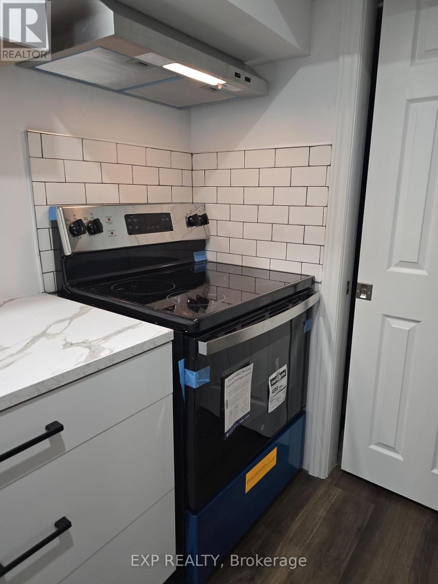 












511- B PARADE DRIVE

,
Ottawa,




Ontario
K2S0X8

