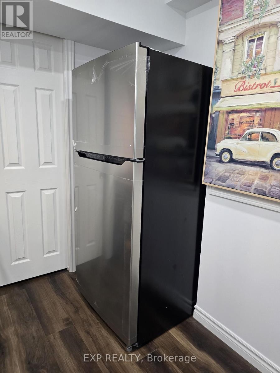 












511- B PARADE DRIVE

,
Ottawa,




Ontario
K2S0X8

