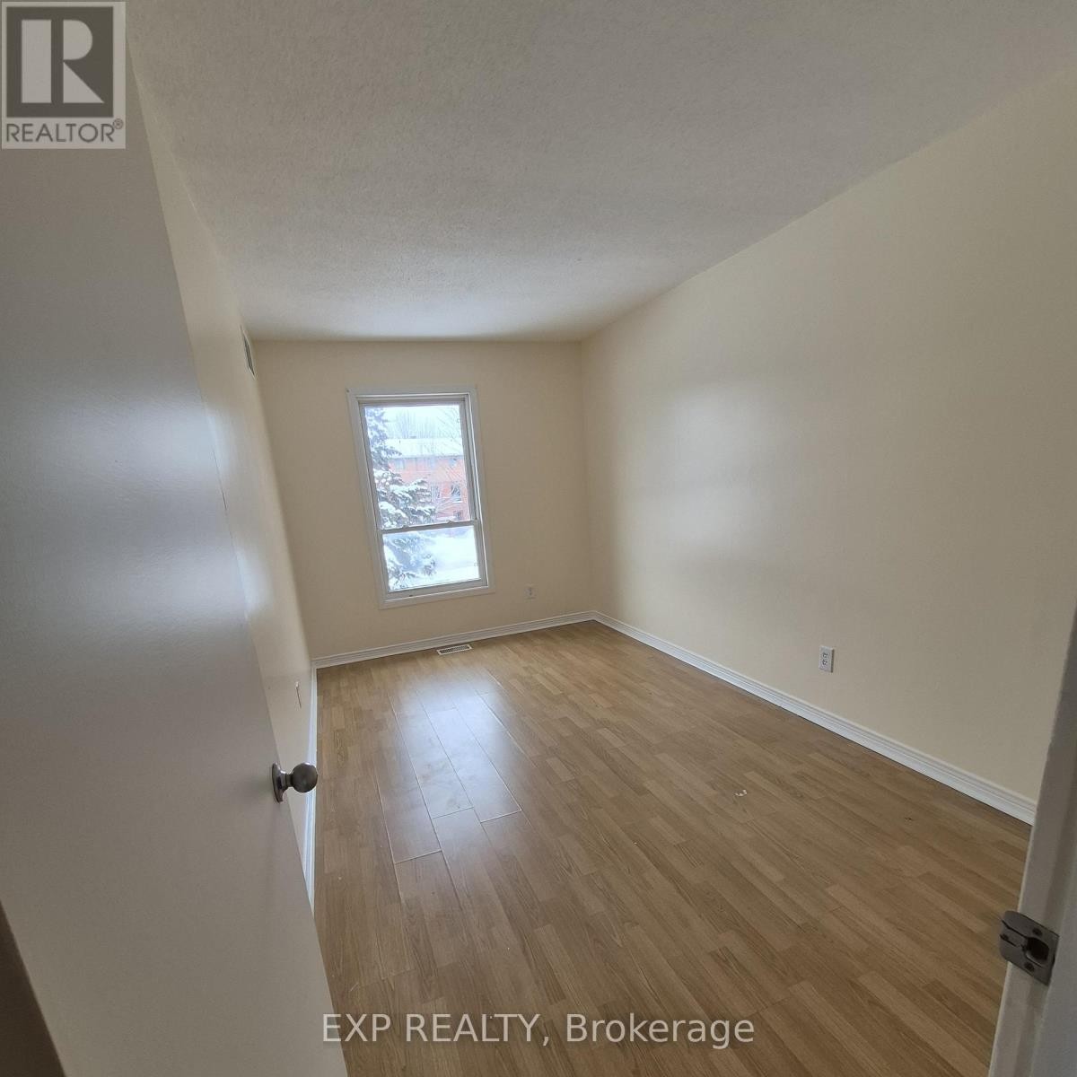 












8 - 8A ARNOLD DRIVE

,
Ottawa,




Ontario
K2H6V9

