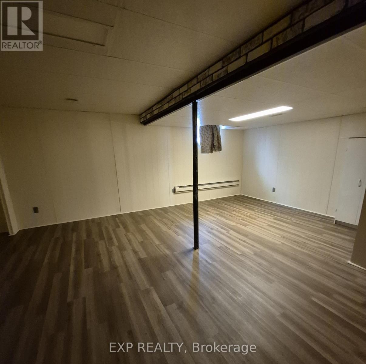 












8 - 8A ARNOLD DRIVE

,
Ottawa,




Ontario
K2H6V9

