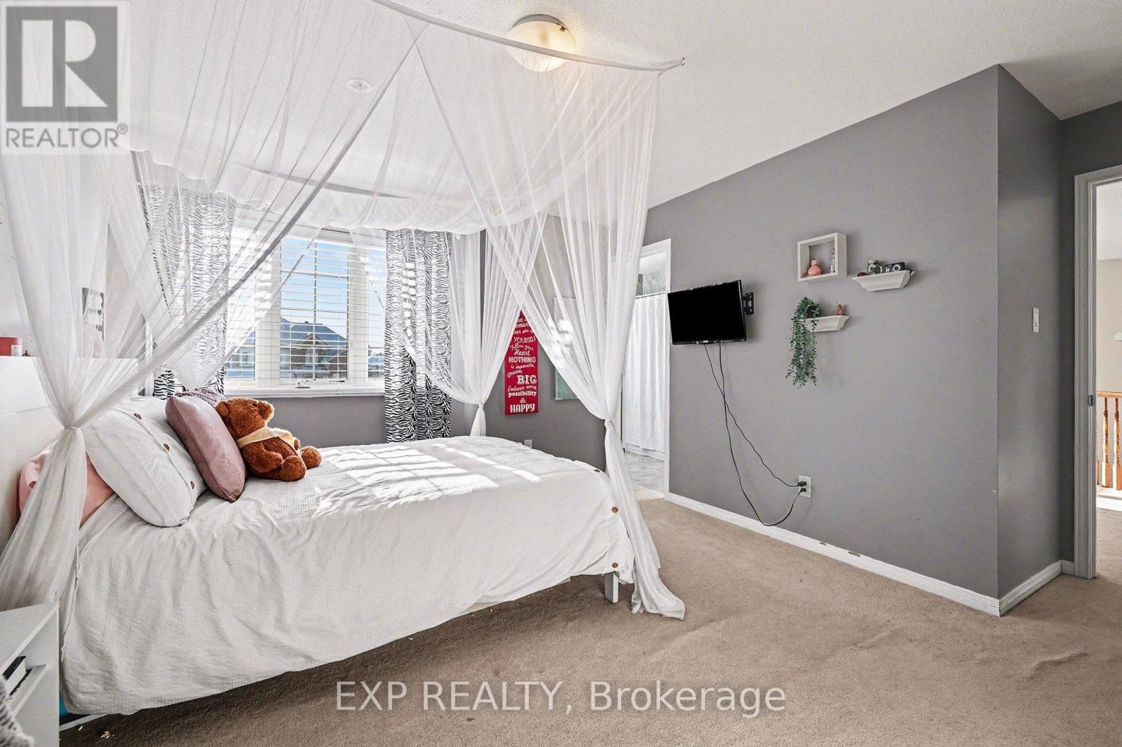 












39 WHITE TAIL DRIVE

,
Mississippi Mills,




Ontario
K0A1A0

