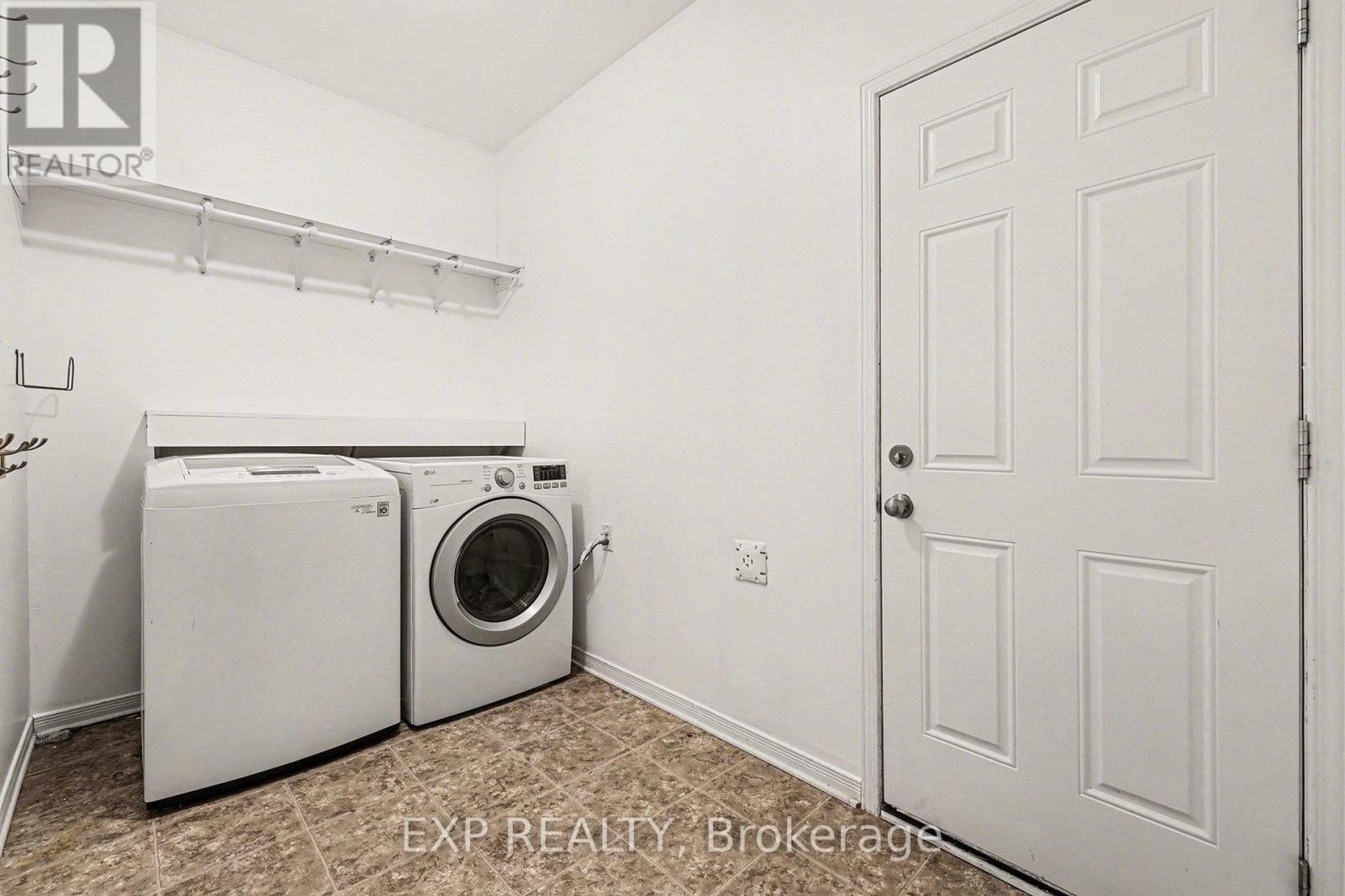 












39 WHITE TAIL DRIVE

,
Mississippi Mills,




Ontario
K0A1A0

