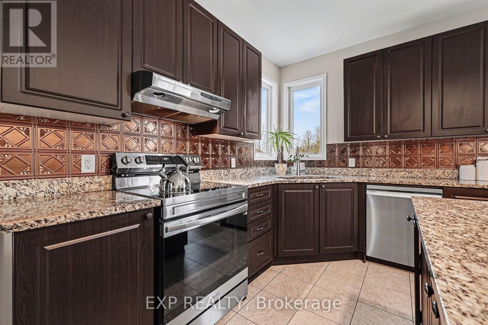 












39 WHITE TAIL DRIVE

,
Mississippi Mills,




Ontario
K0A1A0

