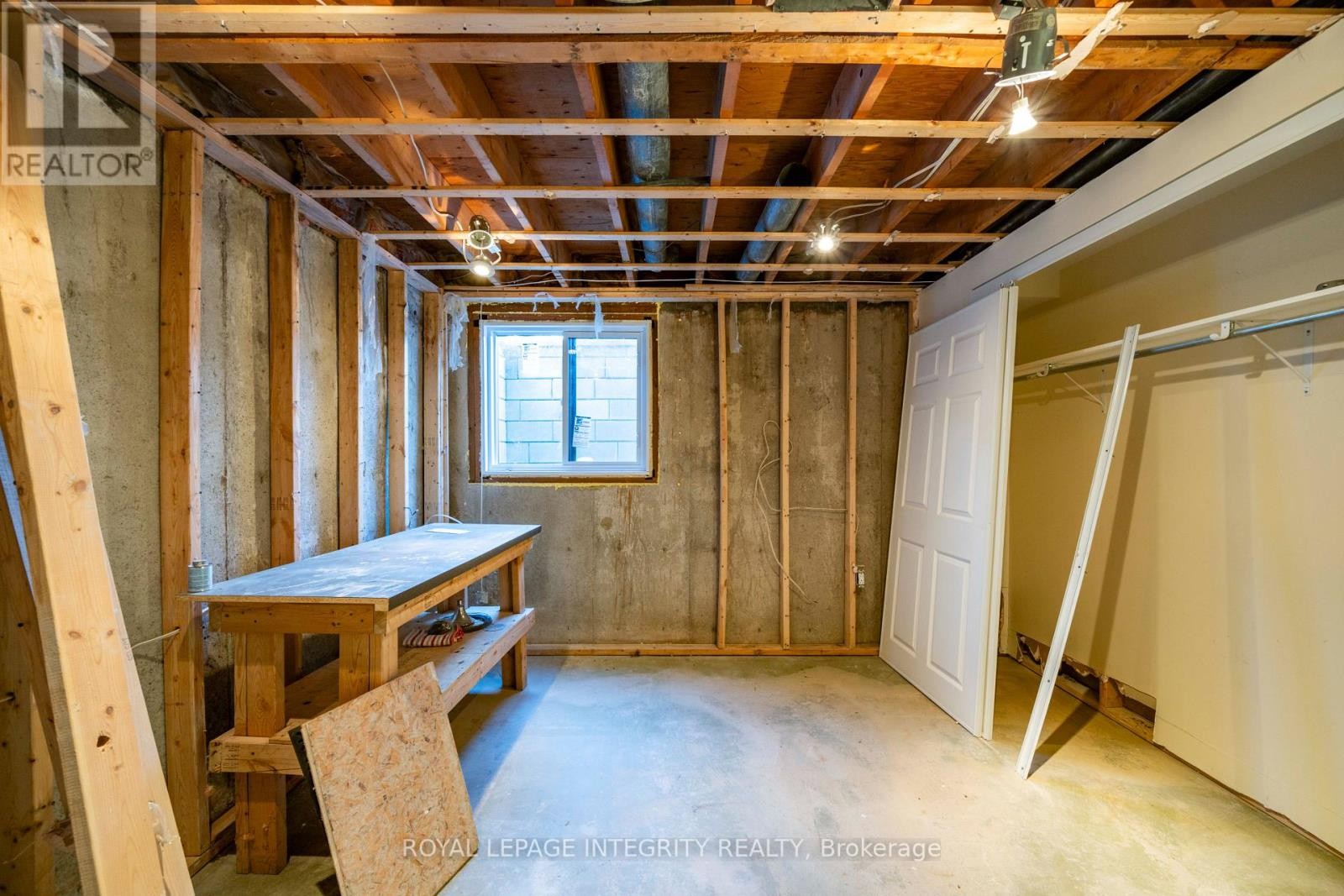 












2061 PRINCE OF WALES DRIVE

,
Ottawa,




Ontario
K2E7A4

