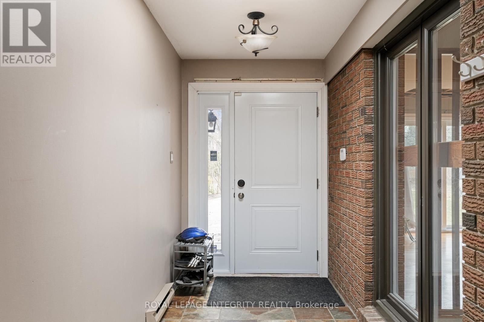 












2061 PRINCE OF WALES DRIVE

,
Ottawa,




Ontario
K2E7A4

