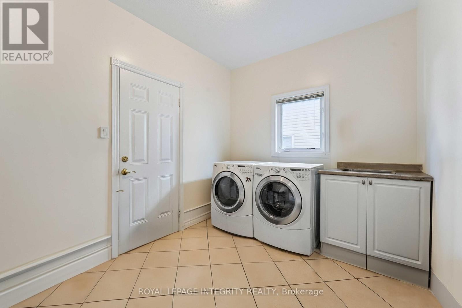 












101 SPIRITWOOD DRIVE

,
Ottawa,




Ontario
K2M3A1

