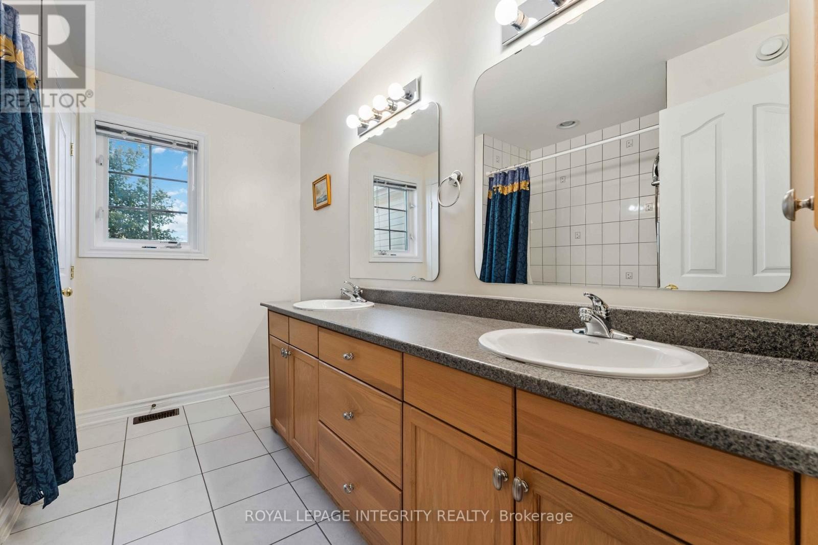 












101 SPIRITWOOD DRIVE

,
Ottawa,




Ontario
K2M3A1

