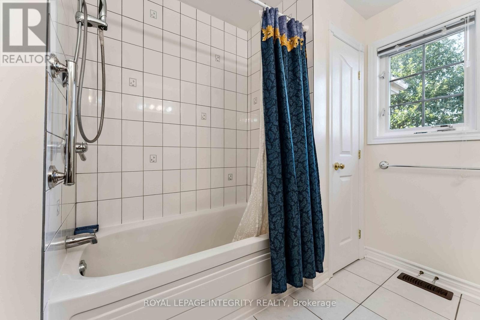 












101 SPIRITWOOD DRIVE

,
Ottawa,




Ontario
K2M3A1

