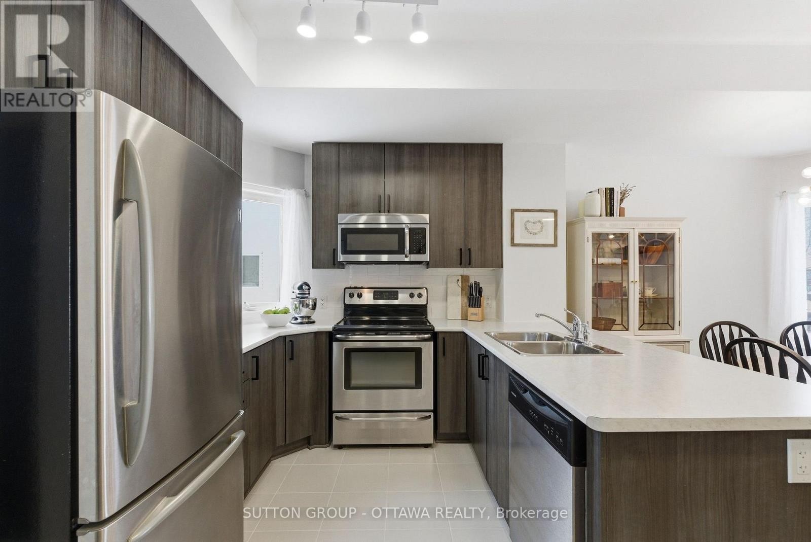 












249 FIR LANE

,
North Grenville,




Ontario
K0G1J0

