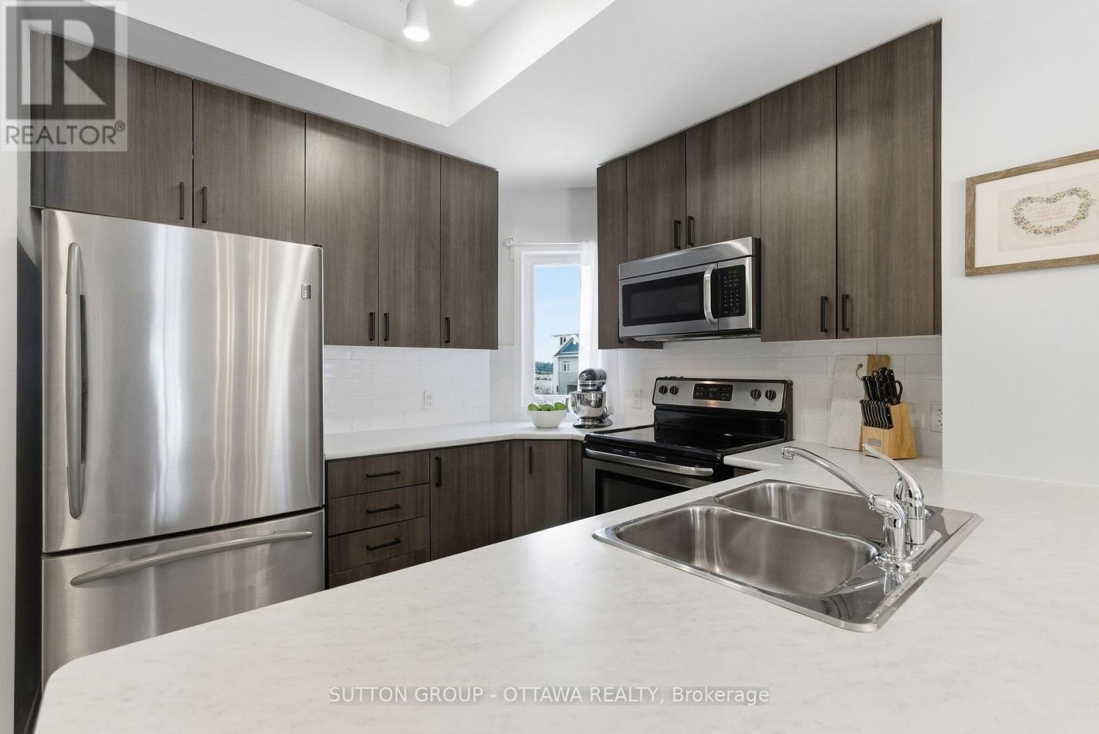 












249 FIR LANE

,
North Grenville,




Ontario
K0G1J0

