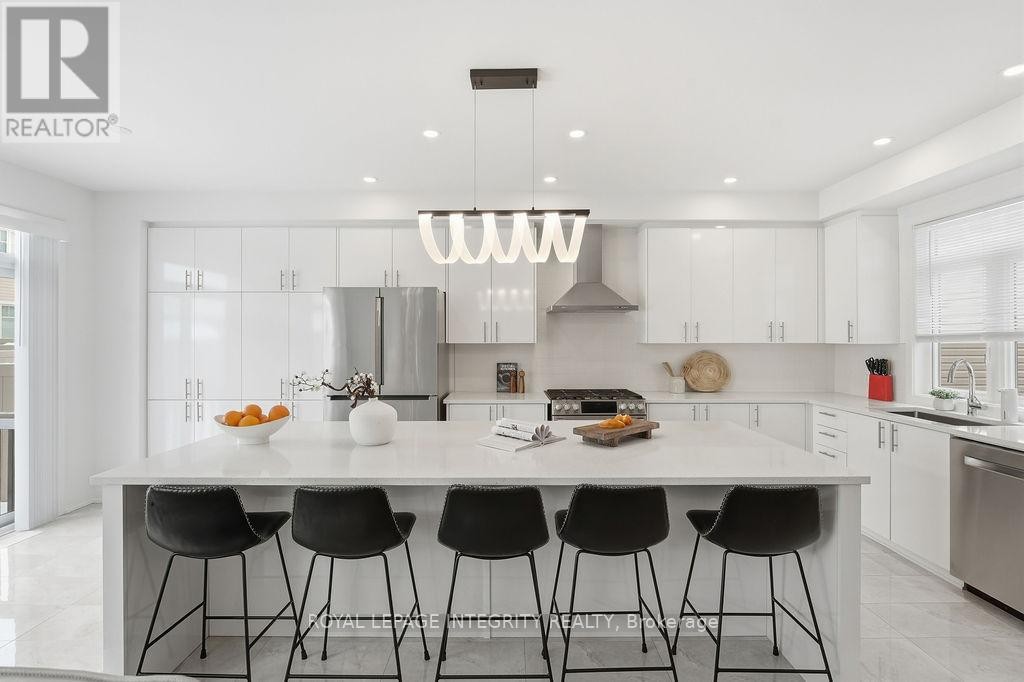 












207 OSTERLEY WAY

,
Ottawa,




Ontario
K2S2N6

