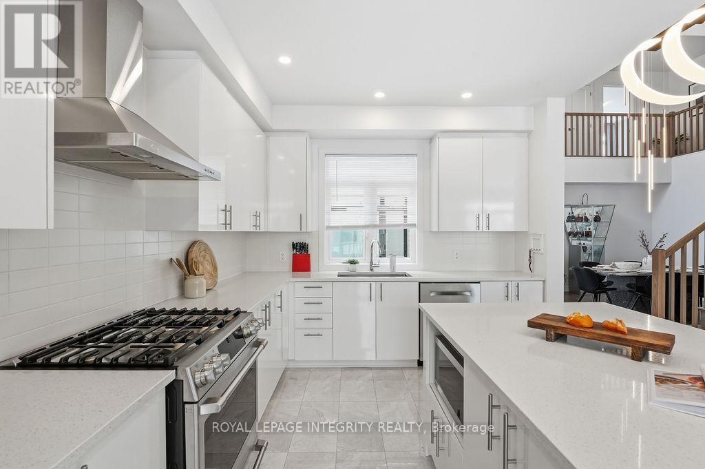 












207 OSTERLEY WAY

,
Ottawa,




Ontario
K2S2N6

