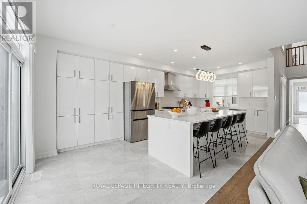 












207 OSTERLEY WAY

,
Ottawa,




Ontario
K2S2N6

