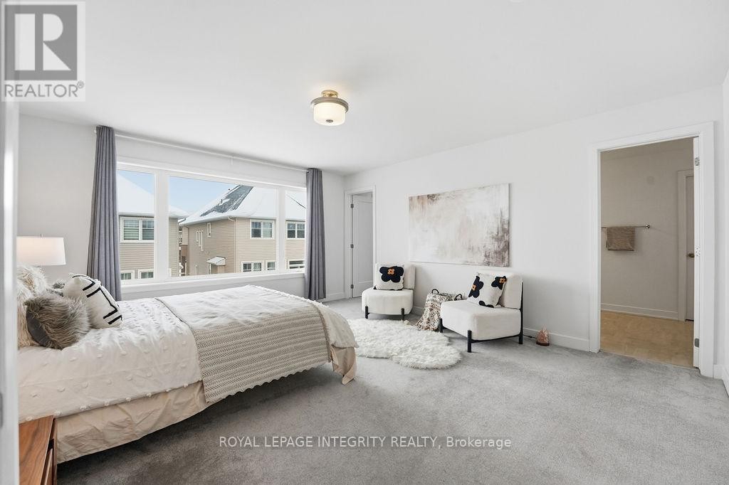 












207 OSTERLEY WAY

,
Ottawa,




Ontario
K2S2N6

