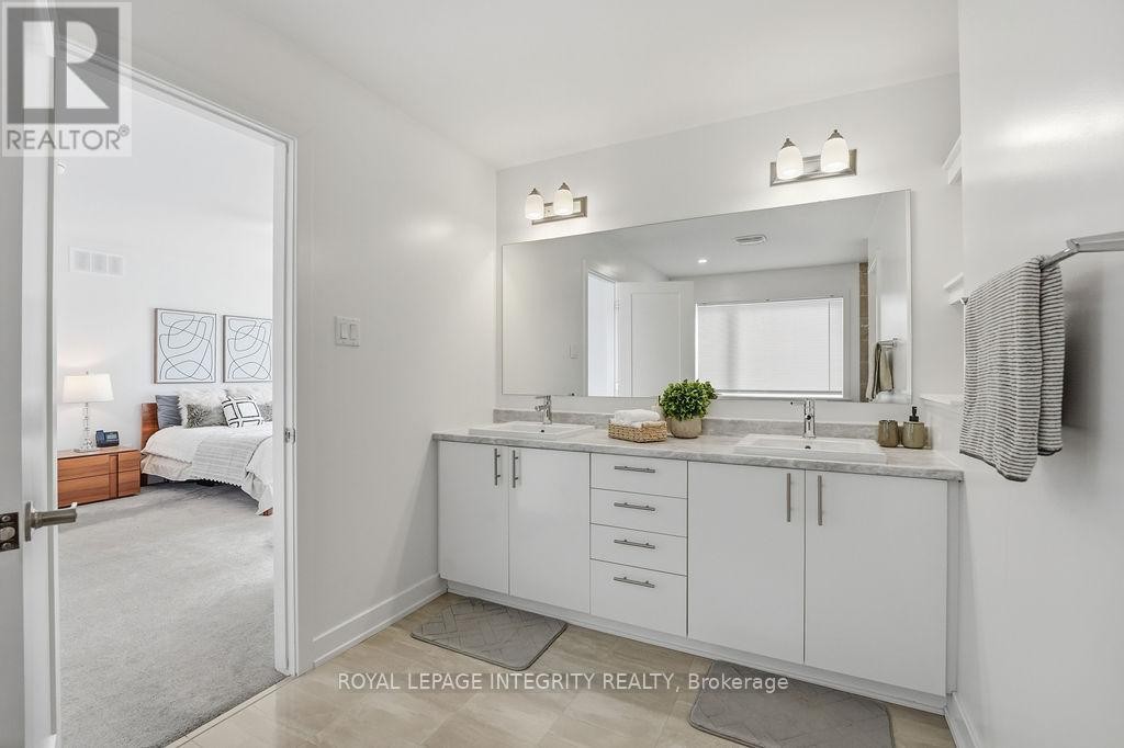 












207 OSTERLEY WAY

,
Ottawa,




Ontario
K2S2N6

