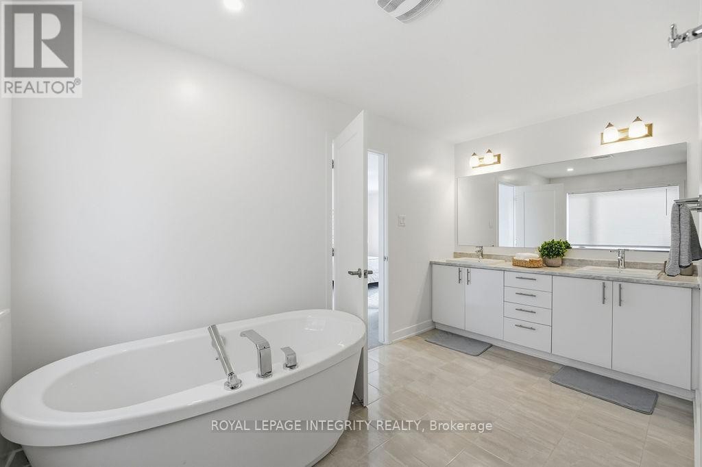 












207 OSTERLEY WAY

,
Ottawa,




Ontario
K2S2N6

