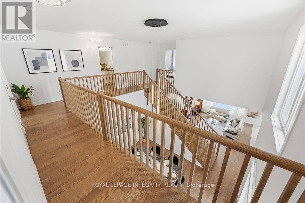 












207 OSTERLEY WAY

,
Ottawa,




Ontario
K2S2N6

