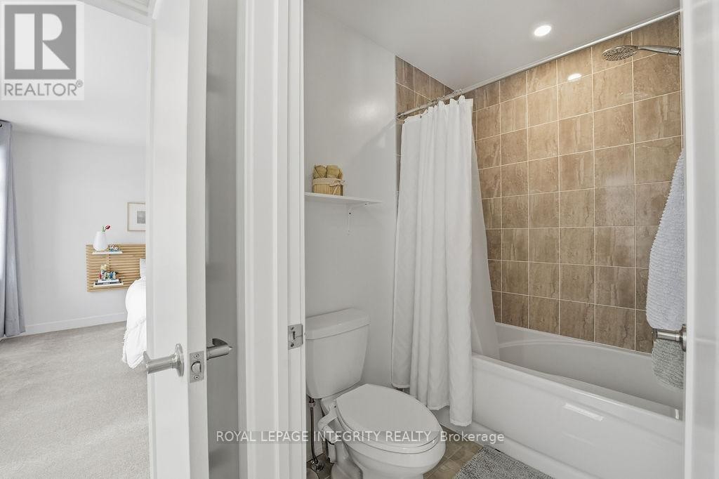 












207 OSTERLEY WAY

,
Ottawa,




Ontario
K2S2N6

