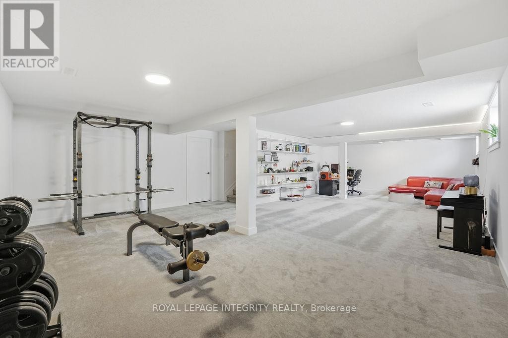 












207 OSTERLEY WAY

,
Ottawa,




Ontario
K2S2N6

