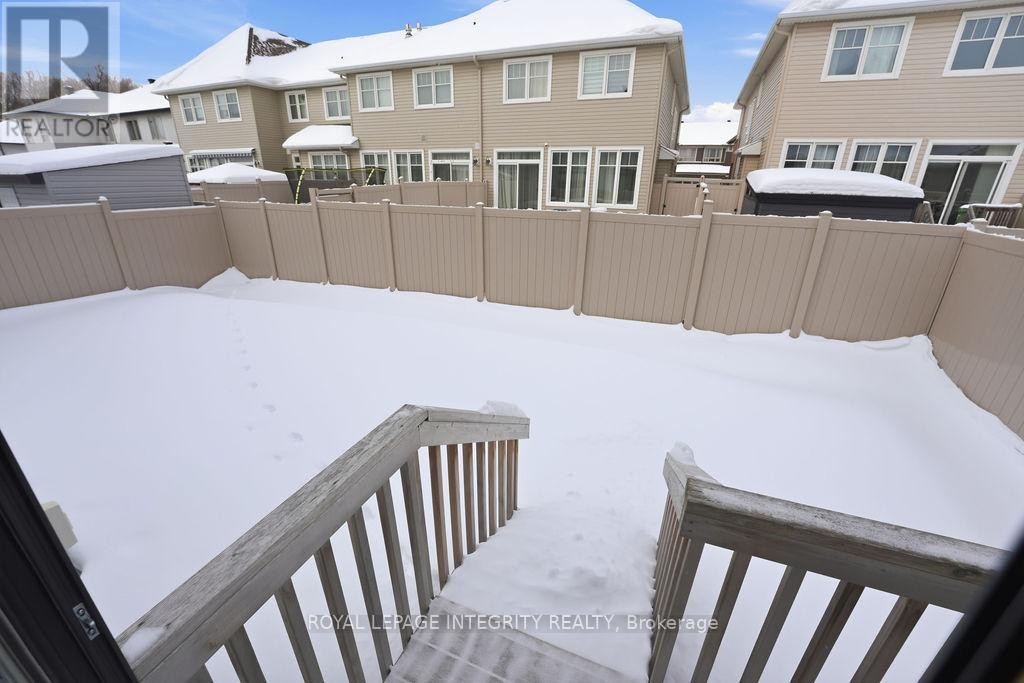 












207 OSTERLEY WAY

,
Ottawa,




Ontario
K2S2N6

