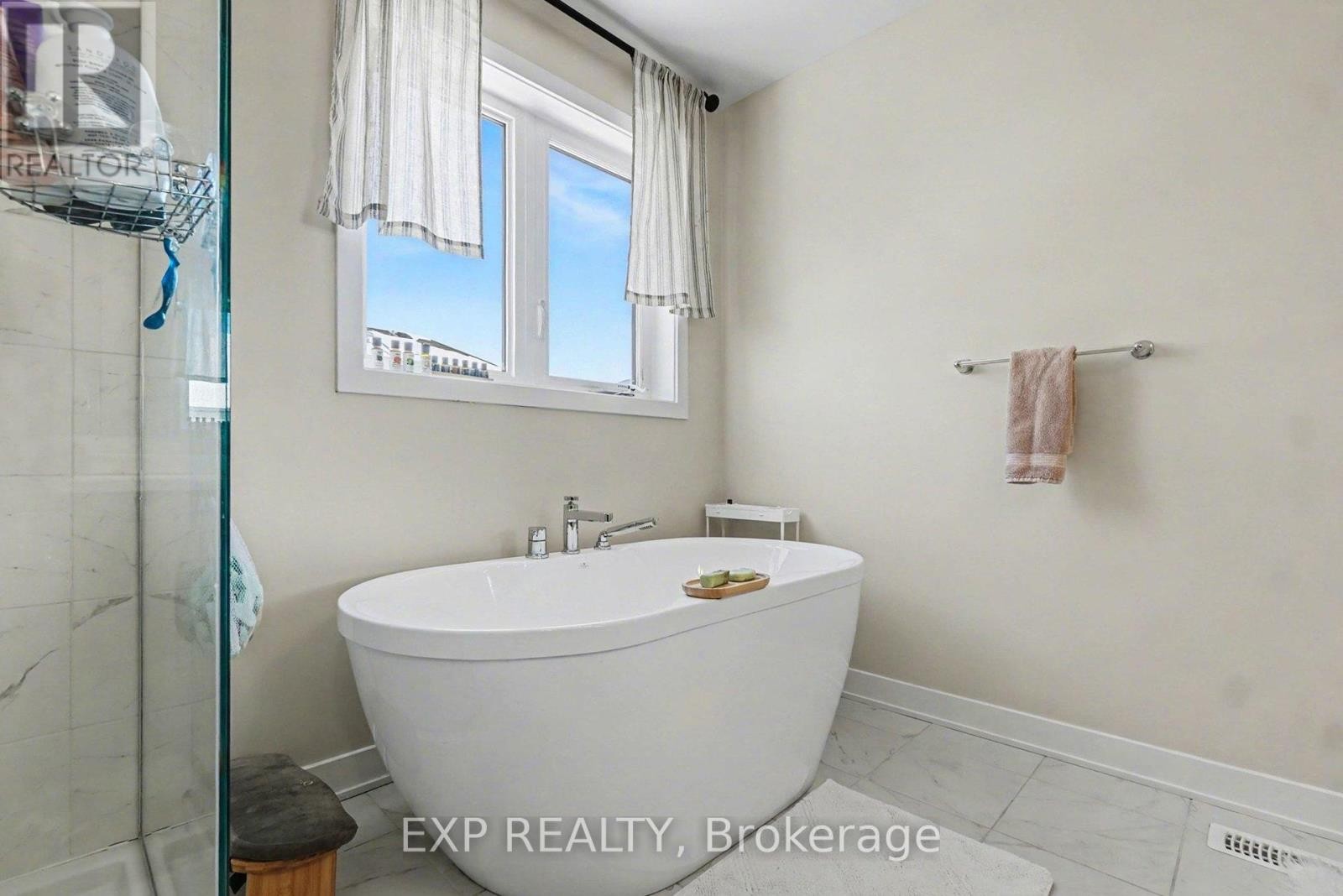 












2142 WINSOME TERRACE

,
Ottawa,




Ontario
K4A0K6

