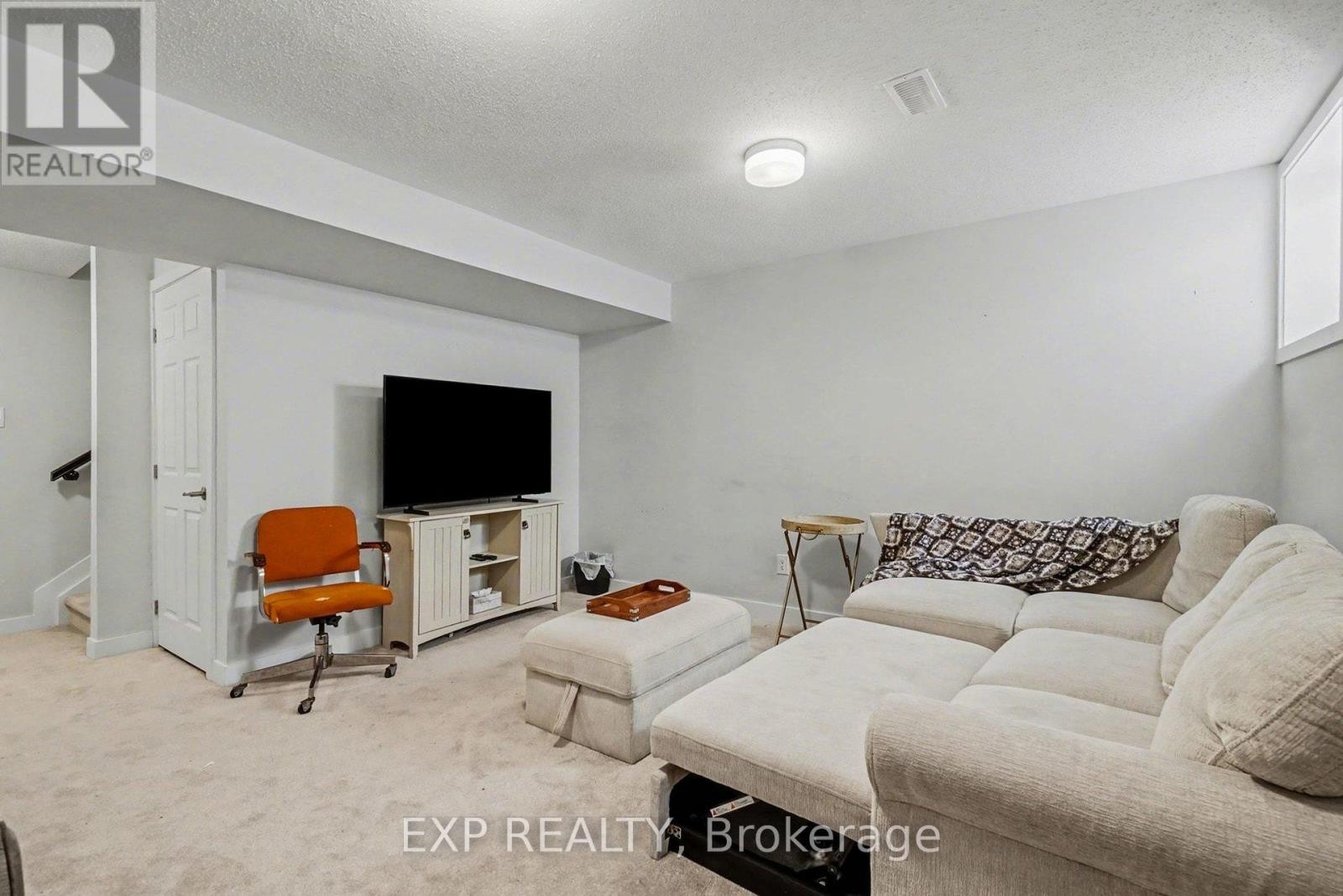 












2142 WINSOME TERRACE

,
Ottawa,




Ontario
K4A0K6

