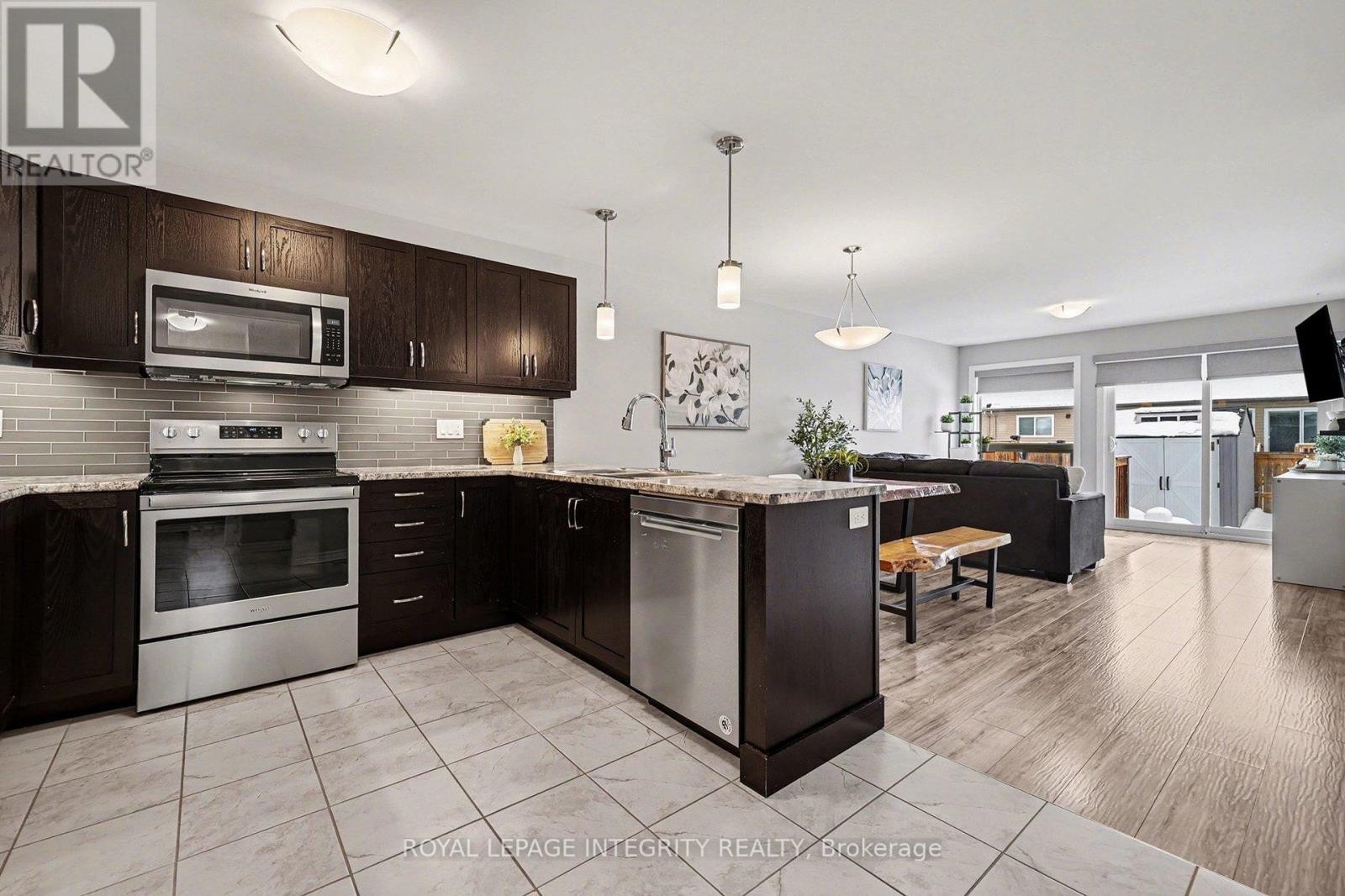 












905 LEISHMAN DRIVE

,
Mississippi Mills,




Ontario
K0A1A0

