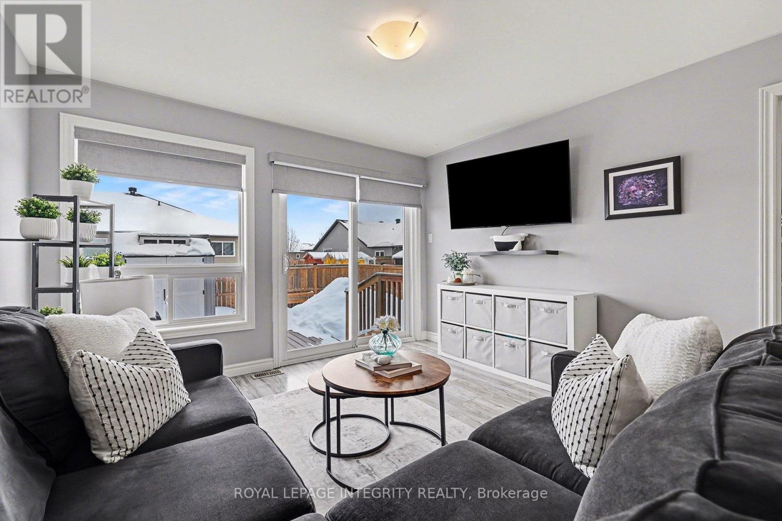 












905 LEISHMAN DRIVE

,
Mississippi Mills,




Ontario
K0A1A0

