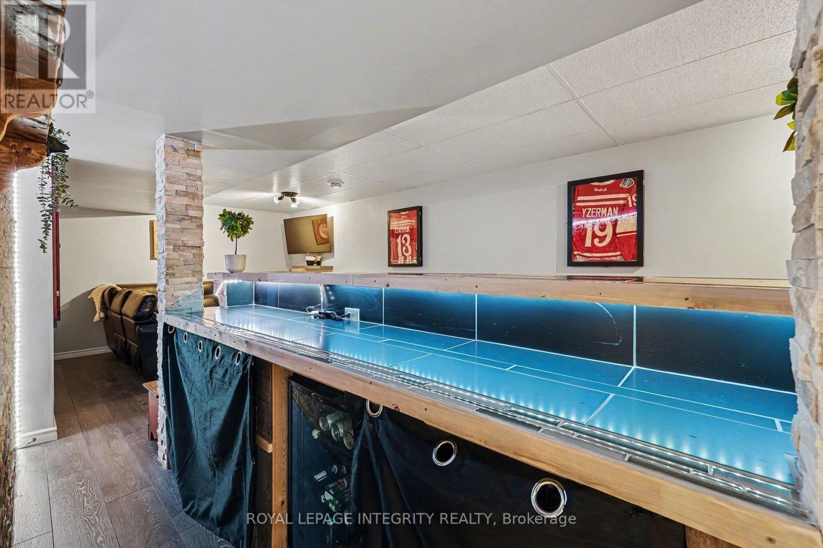 












905 LEISHMAN DRIVE

,
Mississippi Mills,




Ontario
K0A1A0

