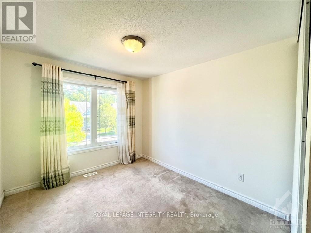 












102 BRADY AVENUE

,
Ottawa,




Ontario
K2K0B1

