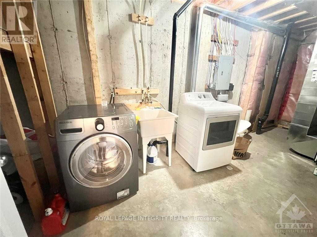 












102 BRADY AVENUE

,
Ottawa,




Ontario
K2K0B1

