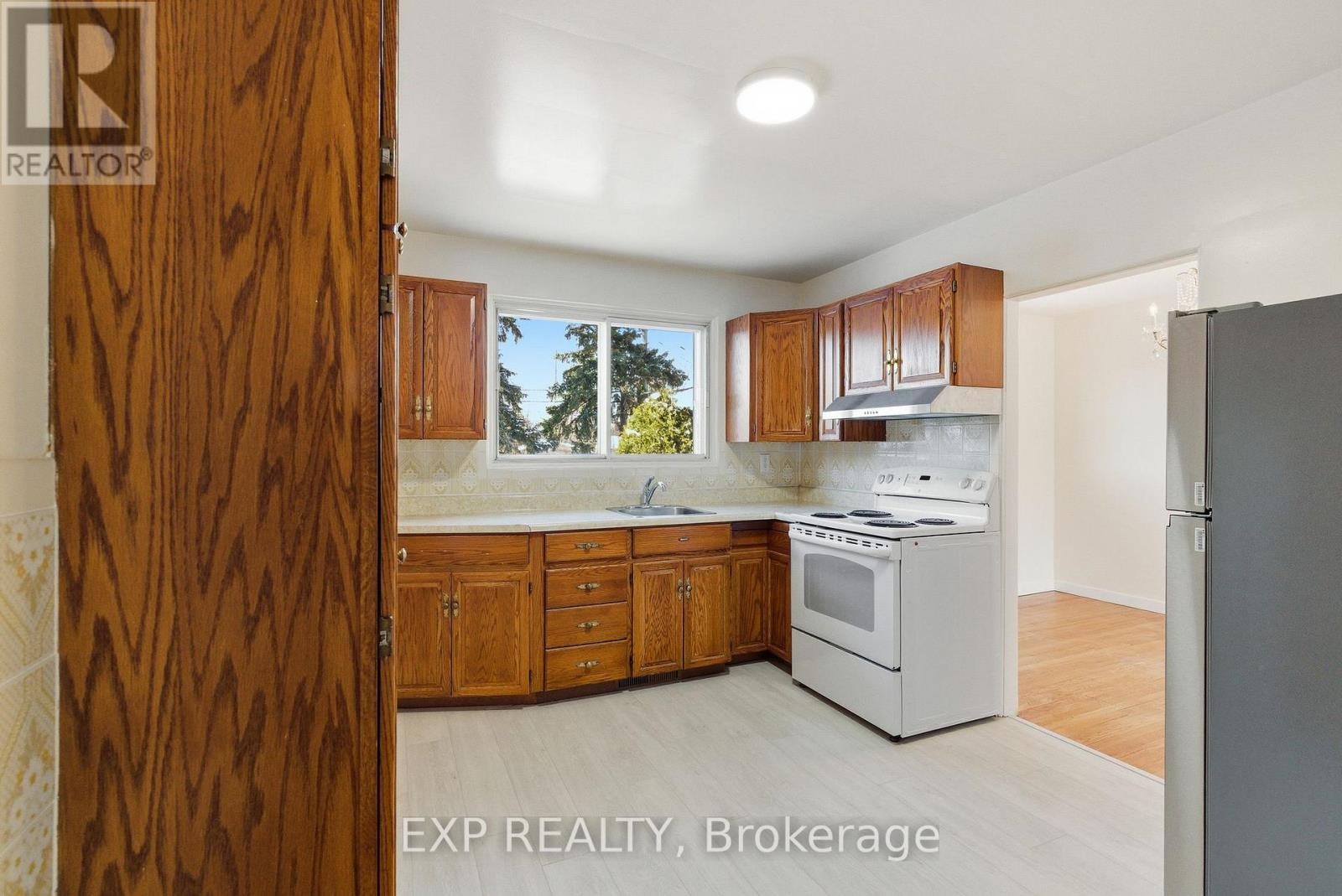 












2243 MIRAMICHI STREET

,
Ottawa,




Ontario
K2C0Z1

