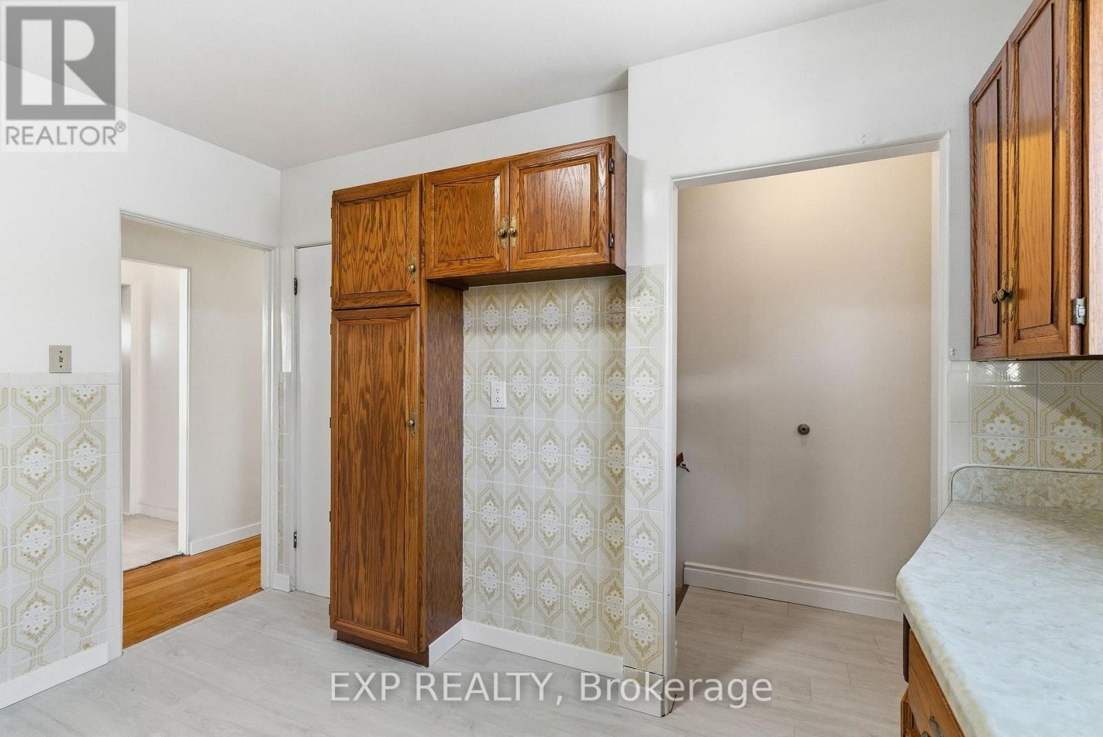 












2243 MIRAMICHI STREET

,
Ottawa,




Ontario
K2C0Z1

