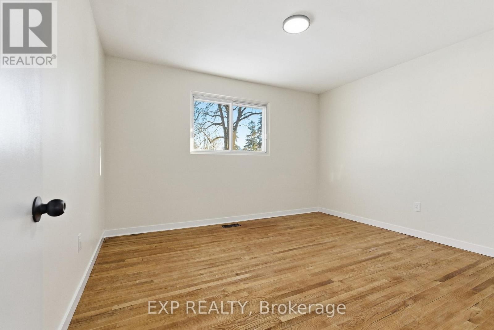 












2243 MIRAMICHI STREET

,
Ottawa,




Ontario
K2C0Z1

